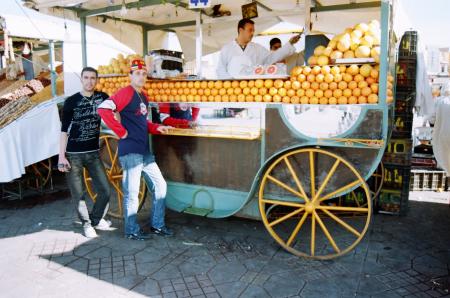 mni kaichahfok lhla9i kain l3asir matkhafch  :p*****