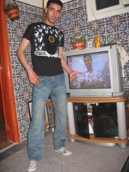 wa kolchi kaigolia kaichbeh lik hamid  hana tsawrt m3ah lol