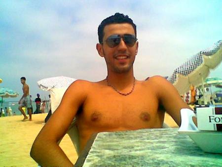 tj a media  nayda  3iat o hia tglas :::