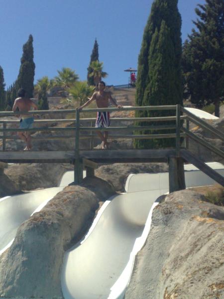 en pisina aqualand de puerto santa maria