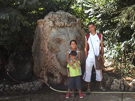 moi  et ma ptit  sara et   adam acout� de lion a ifran ...